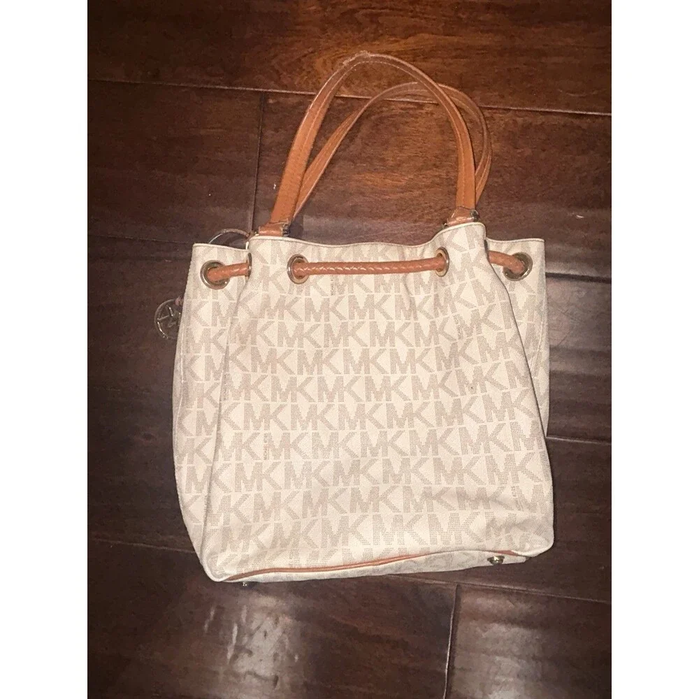 Michael Kors Jet Set Large Gathered Signature Tote. Cream Colored With Leather